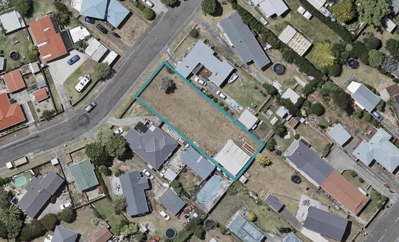 8 Rangiatea Street, Paraparaumu Beach, Paraparaumu - Carousel 1