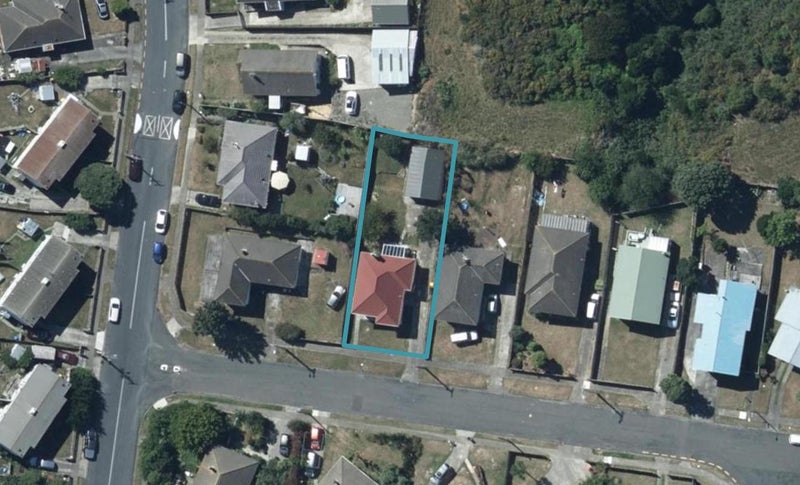 3 Moult Street, Titahi Bay, Porirua - Carousel 1
