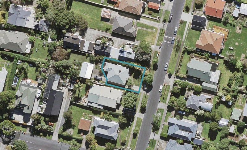 12 Goring Road, Sandringham, Auckland - Carousel 1