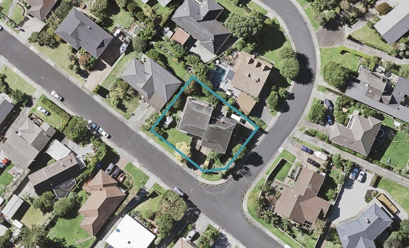 11 Paisley Street, Mellons Bay, Auckland - Carousel 1