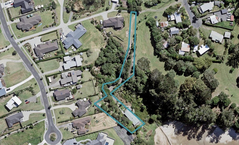 18 James Mcleod Road, Helensville - Carousel 1