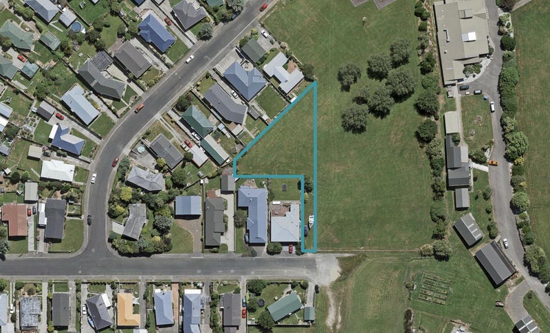 34 Milford Street, Heidelberg, Invercargill - Carousel 1