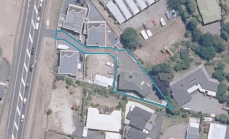 378 Lake Terrace, Two Mile Bay, Taupo - Carousel 1