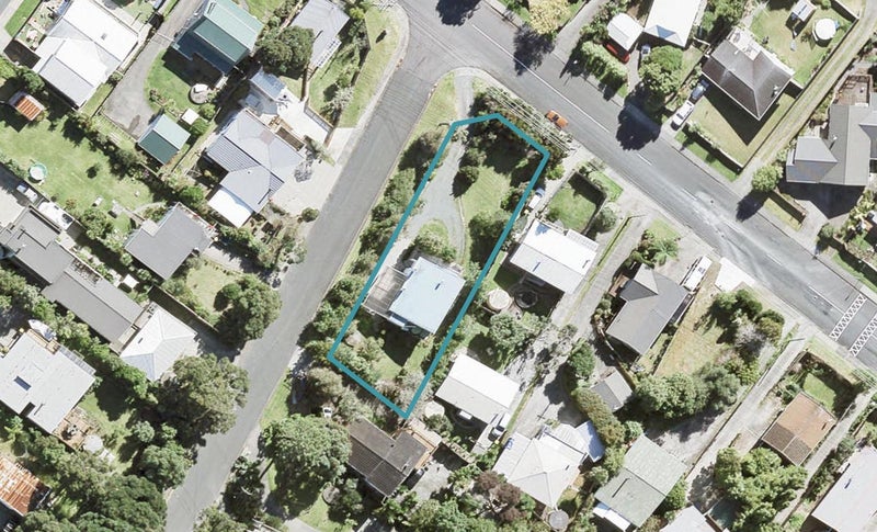 2 Elliston Crescent, Stanmore Bay, Whangaparaoa - Carousel 1