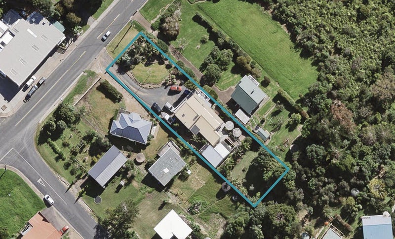 19 Onetangi Road, Onetangi, Waiheke Island - Carousel 1