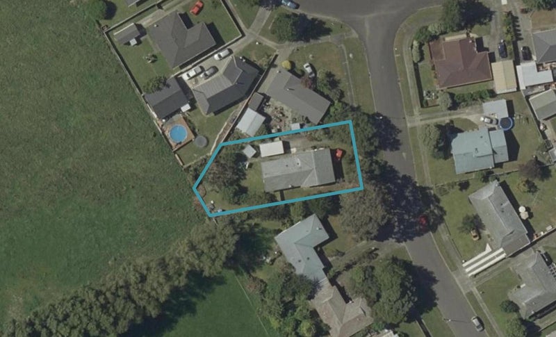 4 Egmont Place, Westbrook, Palmerston North - Carousel 1