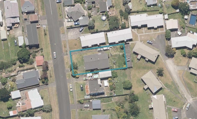8 Collins Street, Gonville, Whanganui - Carousel 1
