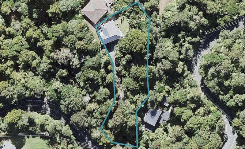 451 Scenic Drive, Waiatarua, Auckland - Carousel 1