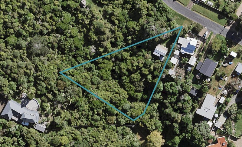9 Tahatai Road, Oneroa, Waiheke Island - Carousel 1