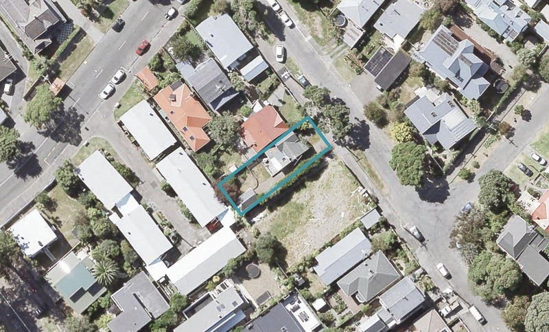 4 Matipo Street, Eastbourne, Lower Hutt - Carousel 1