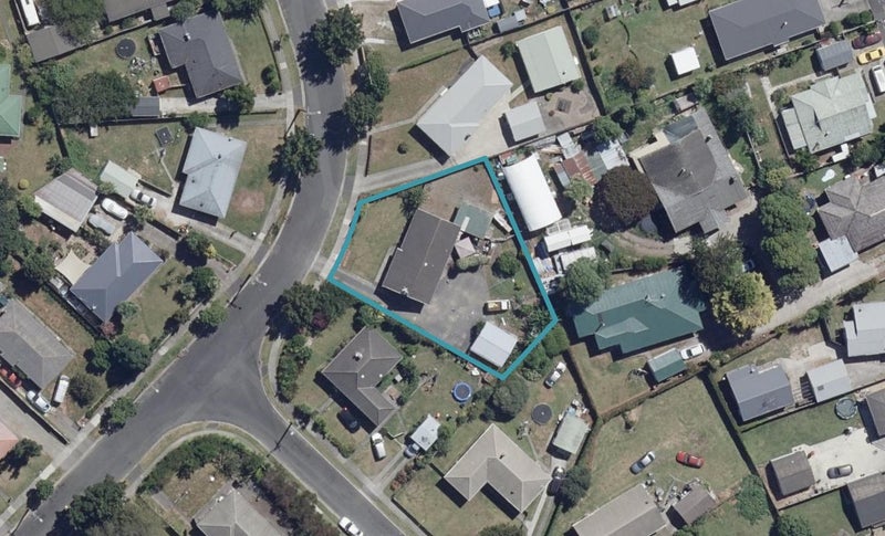 14 Coleridge Drive, Enderley, Hamilton - Carousel 1