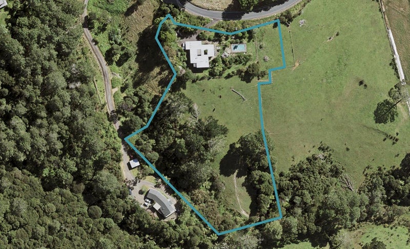 16 Crows Road, Swanson, Auckland - Carousel 1