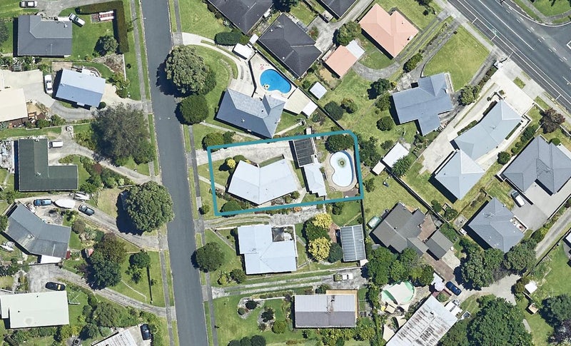 16 Upland Street, Brookfield, Tauranga - Carousel 1