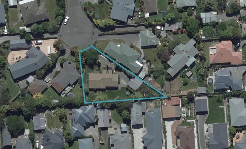 8 Farndale Place, Avonhead, Christchurch - Carousel 1