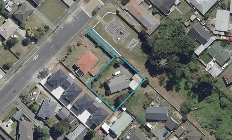 39 Pine Avenue, Bader, Hamilton - Carousel 1
