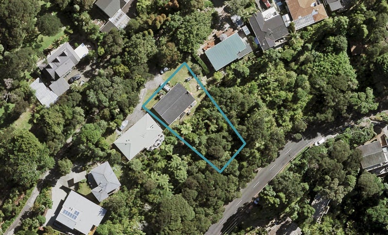 132 Takahe Road, Titirangi, Auckland - Carousel 1
