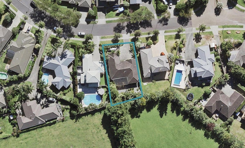 26 Te Wharau Drive, Greenhithe, Auckland - Carousel 1