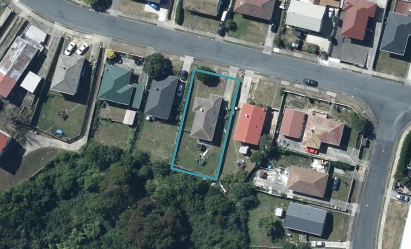 43 Beauzami Crescent, Ascot Park, Porirua - Carousel 1
