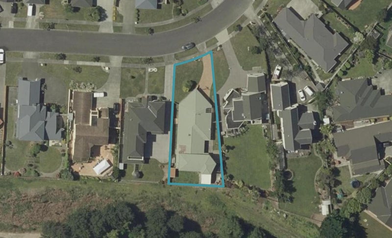 39 Royal Oak Drive, Kelvin Grove, Palmerston North - Carousel 1