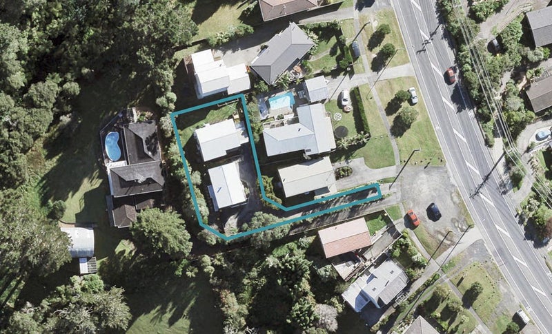 2/1030 East Coast Road, Fairview Heights, Auckland - Carousel 1