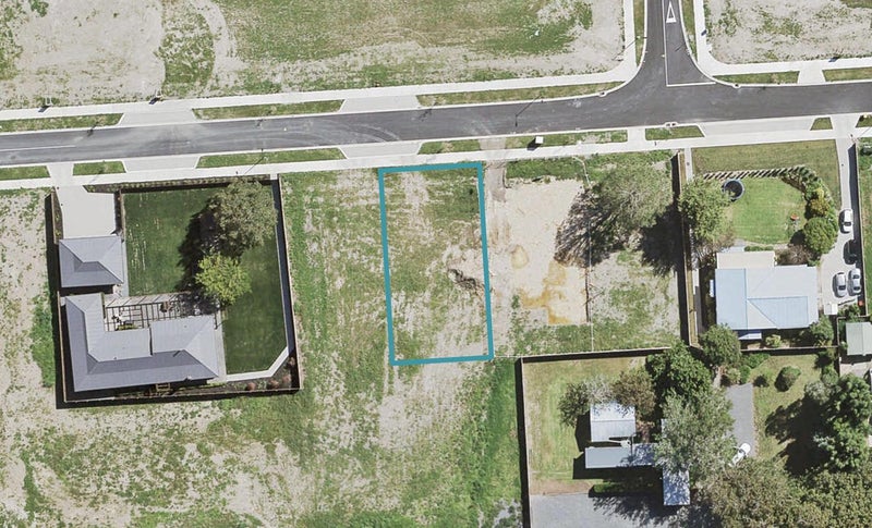 10 Raymond Grace Avenue, Huapai, Kumeu - Carousel 1