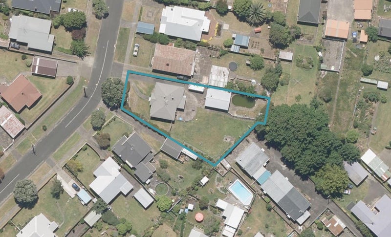 13 Central Avenue, Gonville, Whanganui - Carousel 1