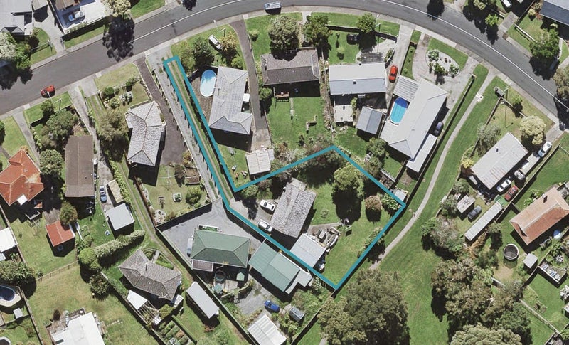 31 Felgrove Street, Glendene, Auckland - Carousel 1