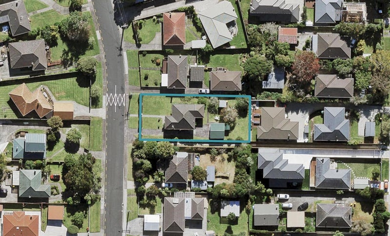 58 Neil Avenue, Te Atatu Peninsula, Auckland - Carousel 1