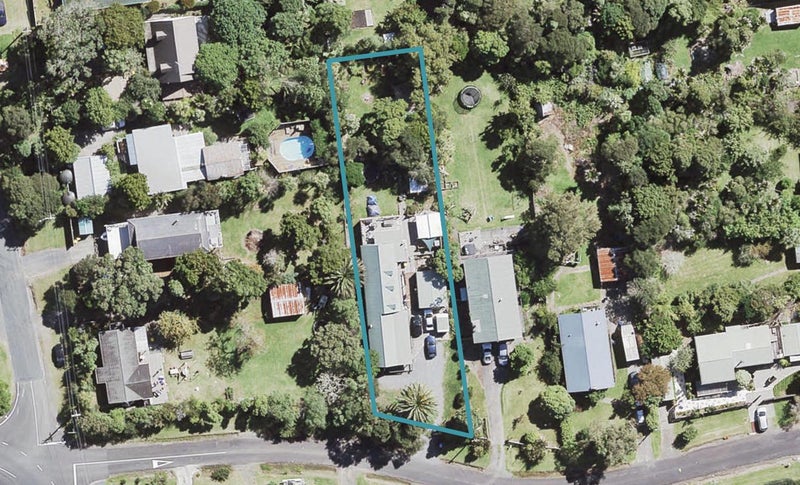 46 Tane Road, Laingholm, Auckland - Carousel 1