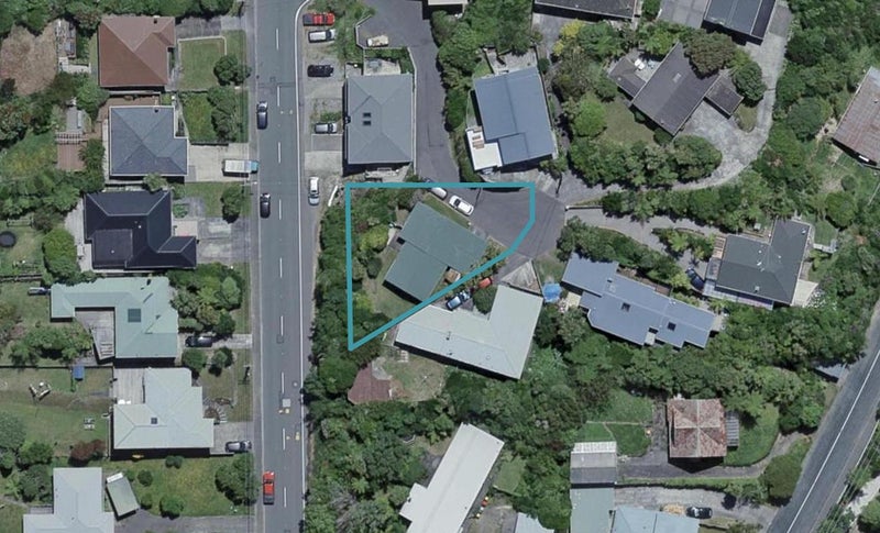 4 Hallewell Crescent, Johnsonville, Wellington - Carousel 1