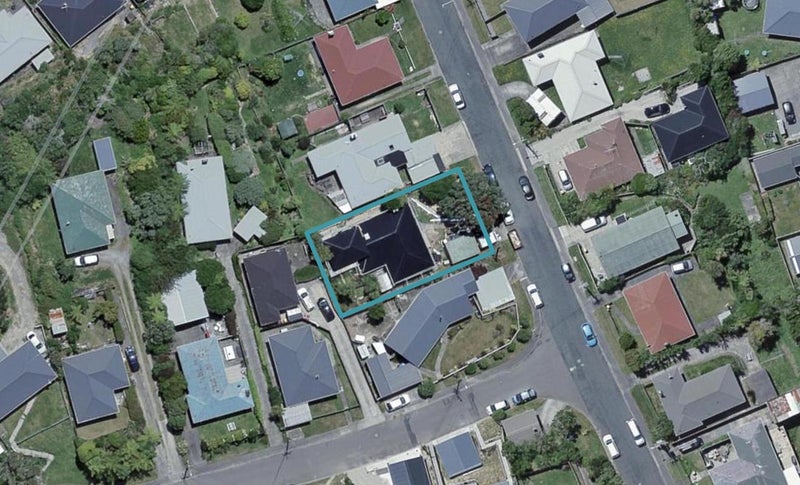 12 Barclay Street, Newlands, Wellington - Carousel 1