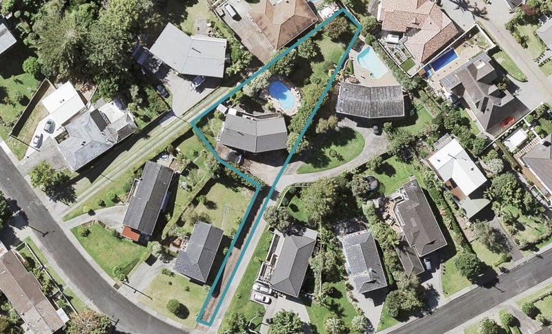 11 Liston Crescent, Cockle Bay, Auckland - Carousel 1