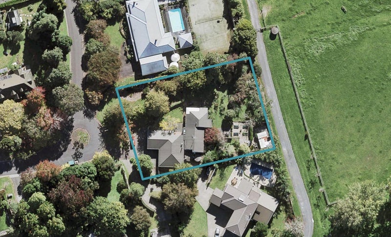 7 Birchwood Grove, Greenhithe, Auckland - Carousel 1