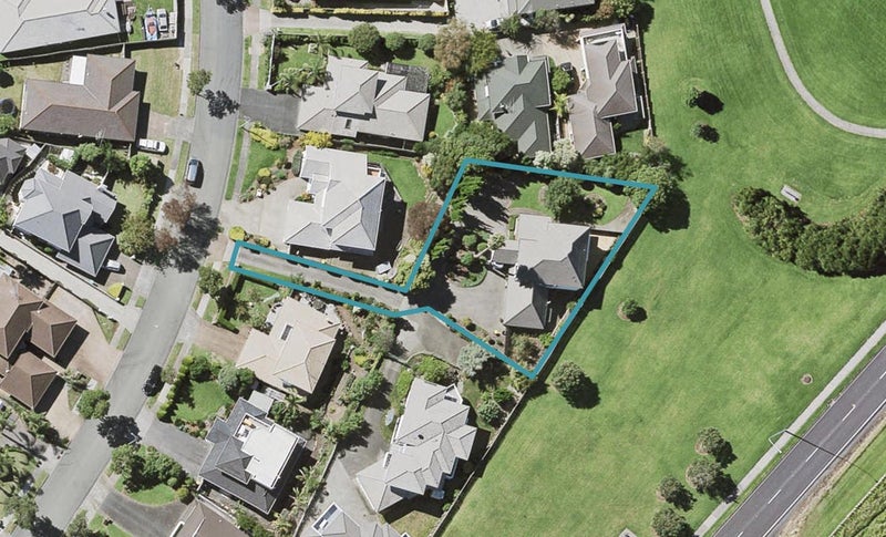 108 Simmental Crescent, Somerville, Manukau - Carousel 1
