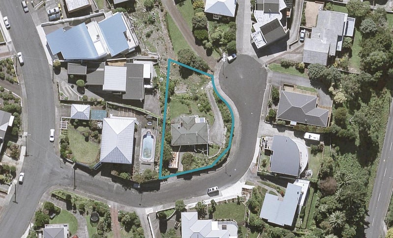 5 Catherine Crescent, Moturoa, New Plymouth - Carousel 1
