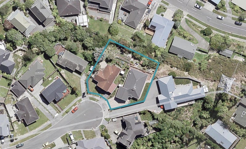 5B Opurere Grove, Tirohanga, Lower Hutt - Carousel 1
