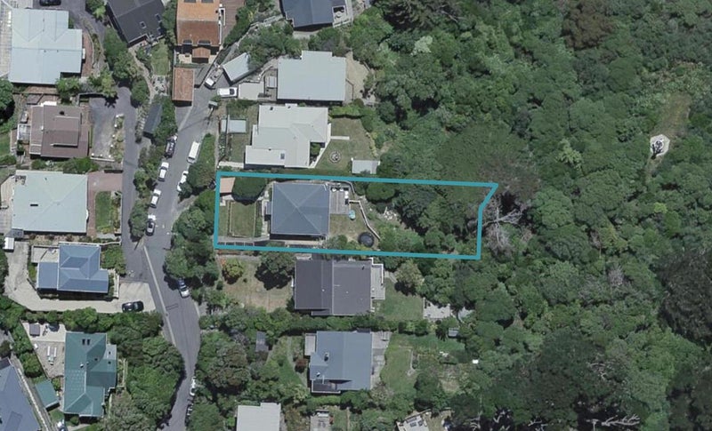 18 Highland Crescent, Wadestown, Wellington - Carousel 1