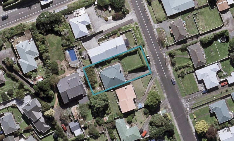 72 Bayly Road, Blagdon, New Plymouth - Carousel 1