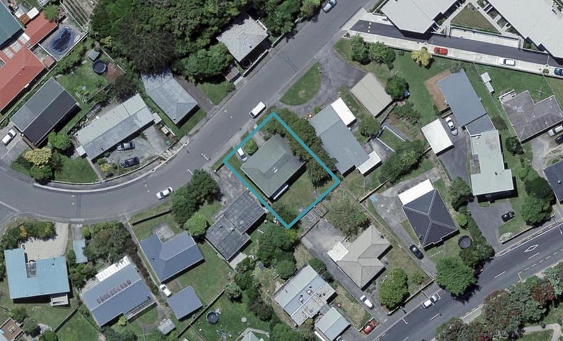 33 Batchelor Street, Newlands, Wellington - Carousel 1