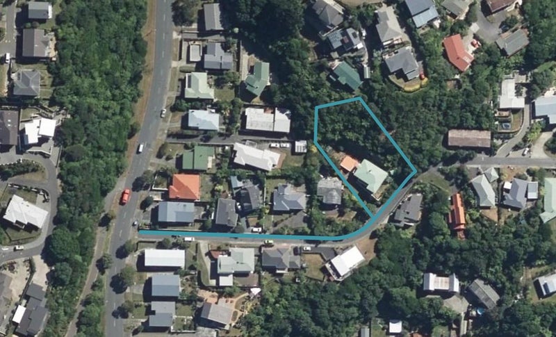 9 Walnut Way, Maungaraki, Lower Hutt - Carousel 1