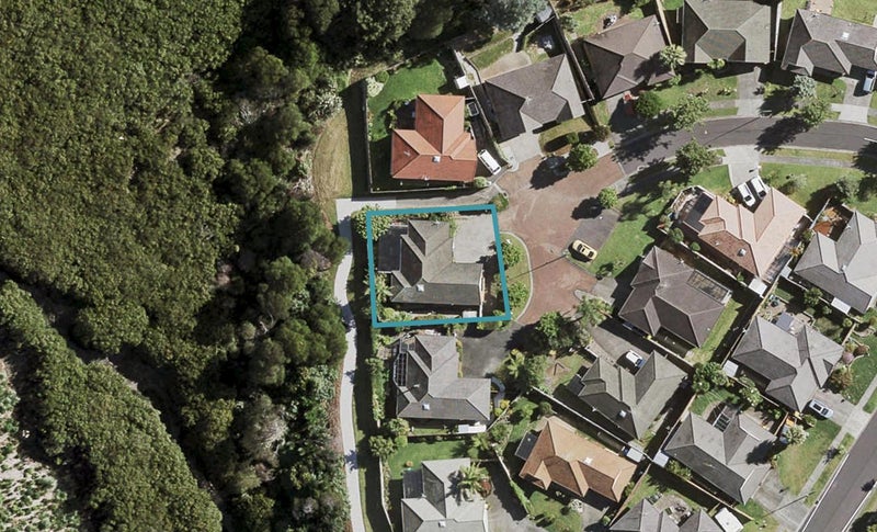 12 Adair Place, Weymouth, Auckland - Carousel 1