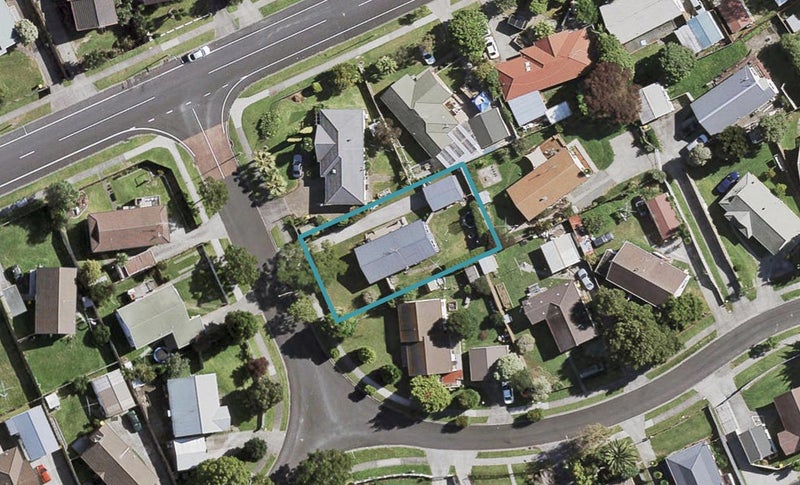 4 Rosemead Place, Randwick Park, Auckland - Carousel 1