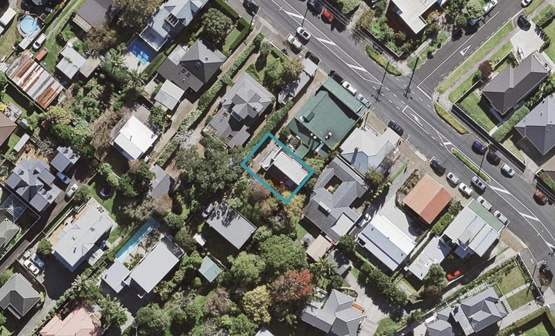 138A Hinemoa Street, Birkenhead, Auckland - Carousel 1