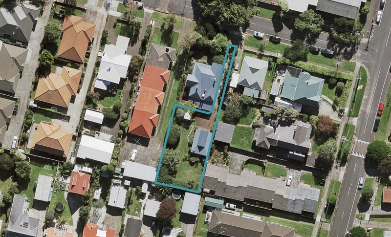 2/2 Erson Avenue, Royal Oak, Auckland - Carousel 1