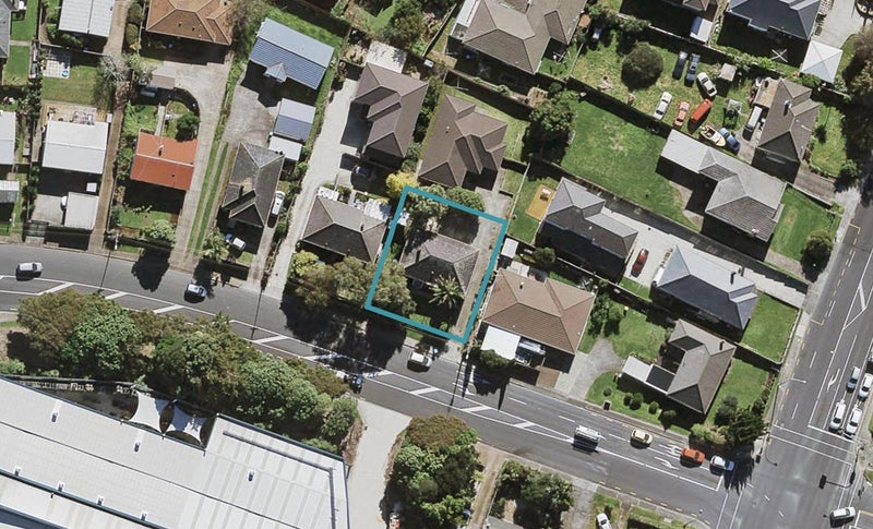 3A Carr Road, Three Kings, Auckland - Carousel 1