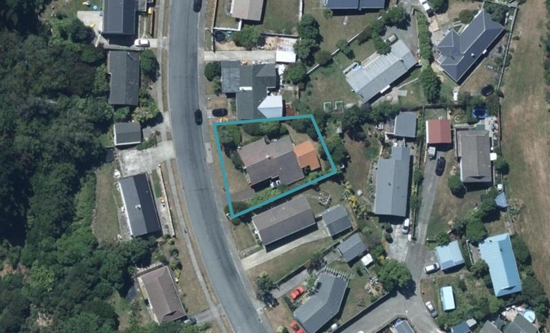21 Cleat Street, Whitby, Porirua - Carousel 1