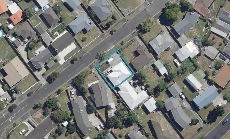 8 Thornton Place, Melville, Hamilton - Carousel 1