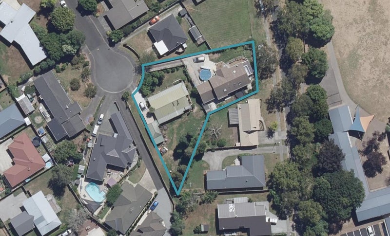 9B Gordon Street, Hillcrest, Hamilton - Carousel 1