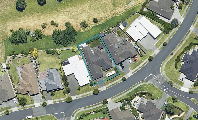 62 Merriman Place, Pyes Pa, Tauranga - Carousel 1