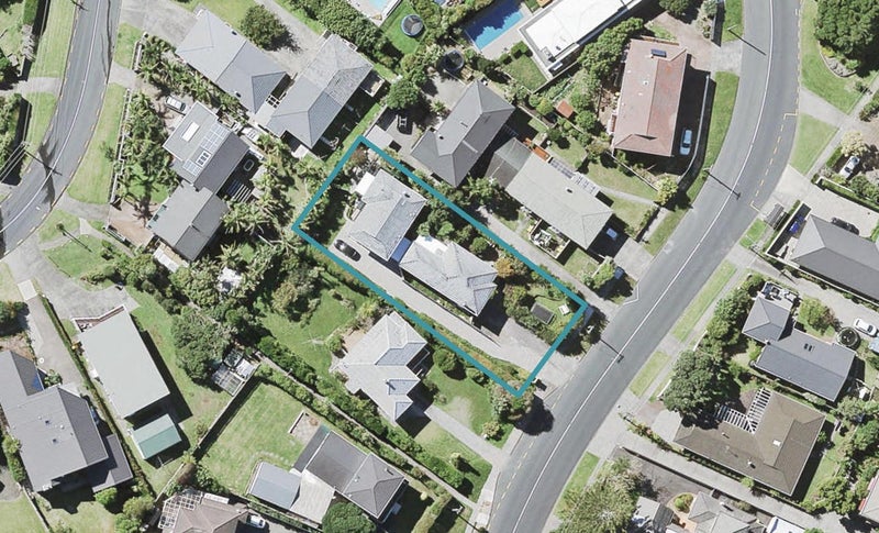 2/316 Beach Road, Campbells Bay, Auckland - Carousel 1